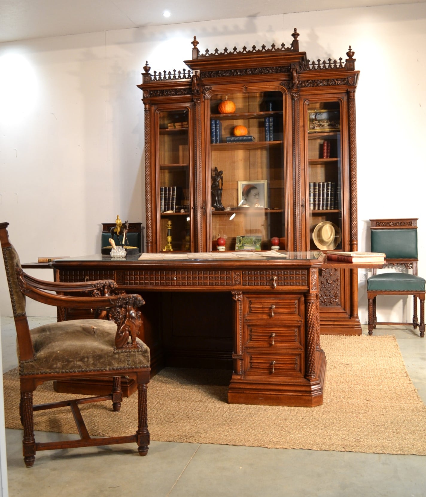 Bureau néogothique