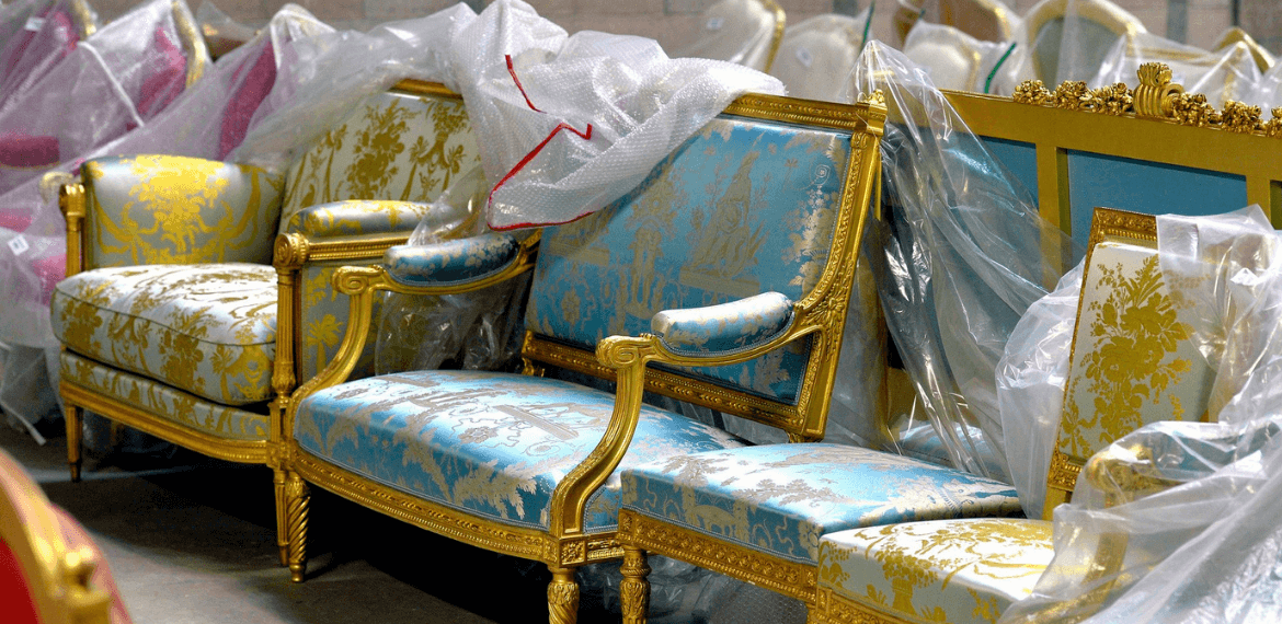 Le Mobilier national : garde meuble en or