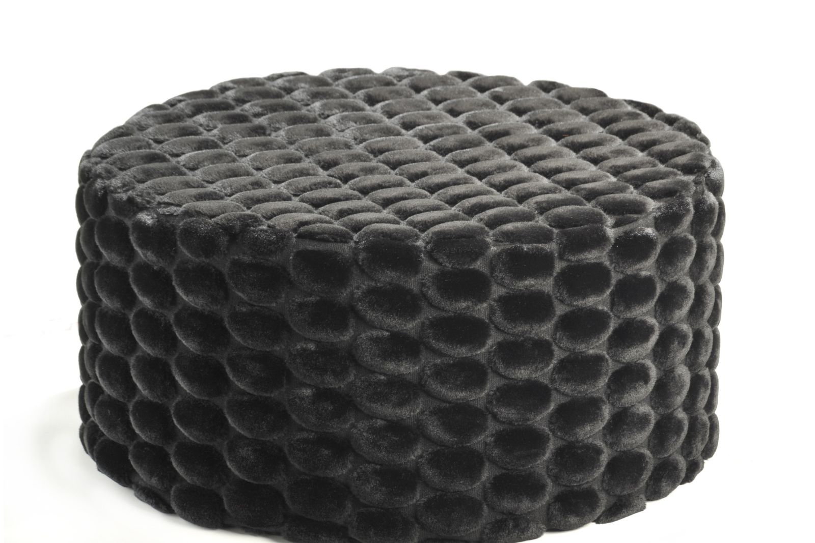Ce tabouret IKEA cache une surprise ingénieuse : un rangement ultra-pratique