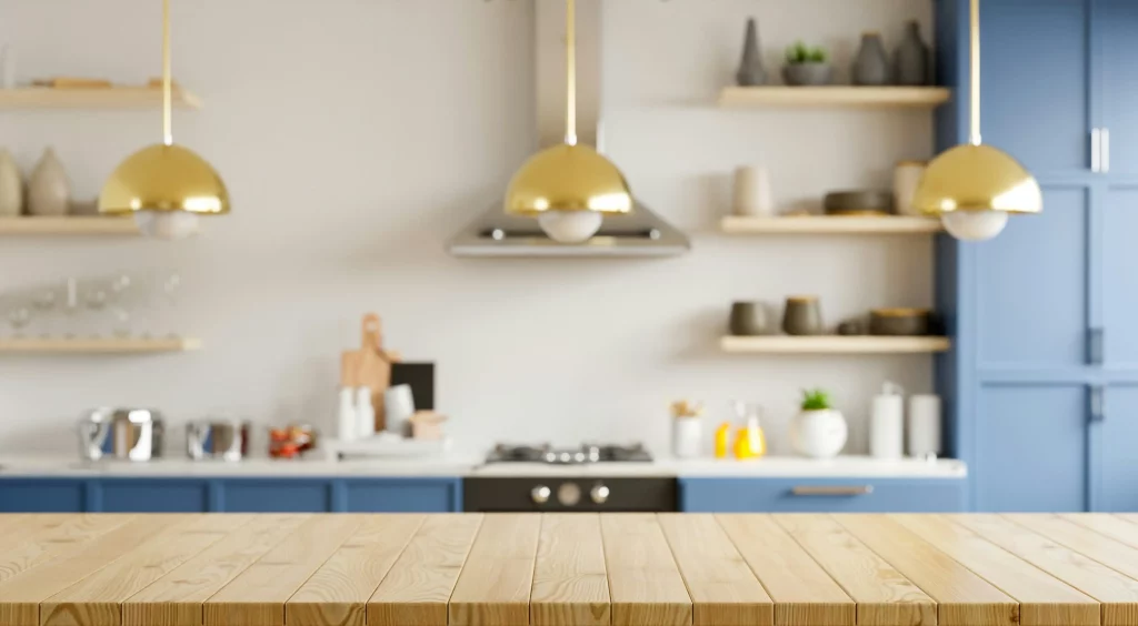 Table rustique en cuisine