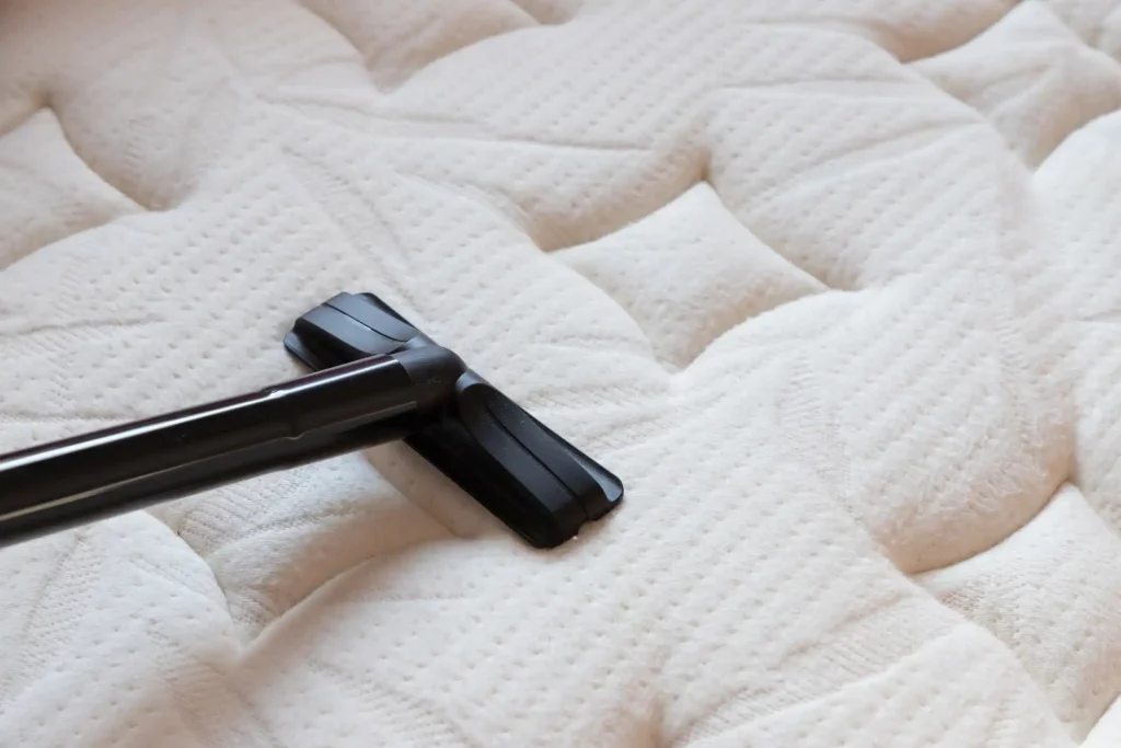 nettoyage matelas avec un aspirateur
