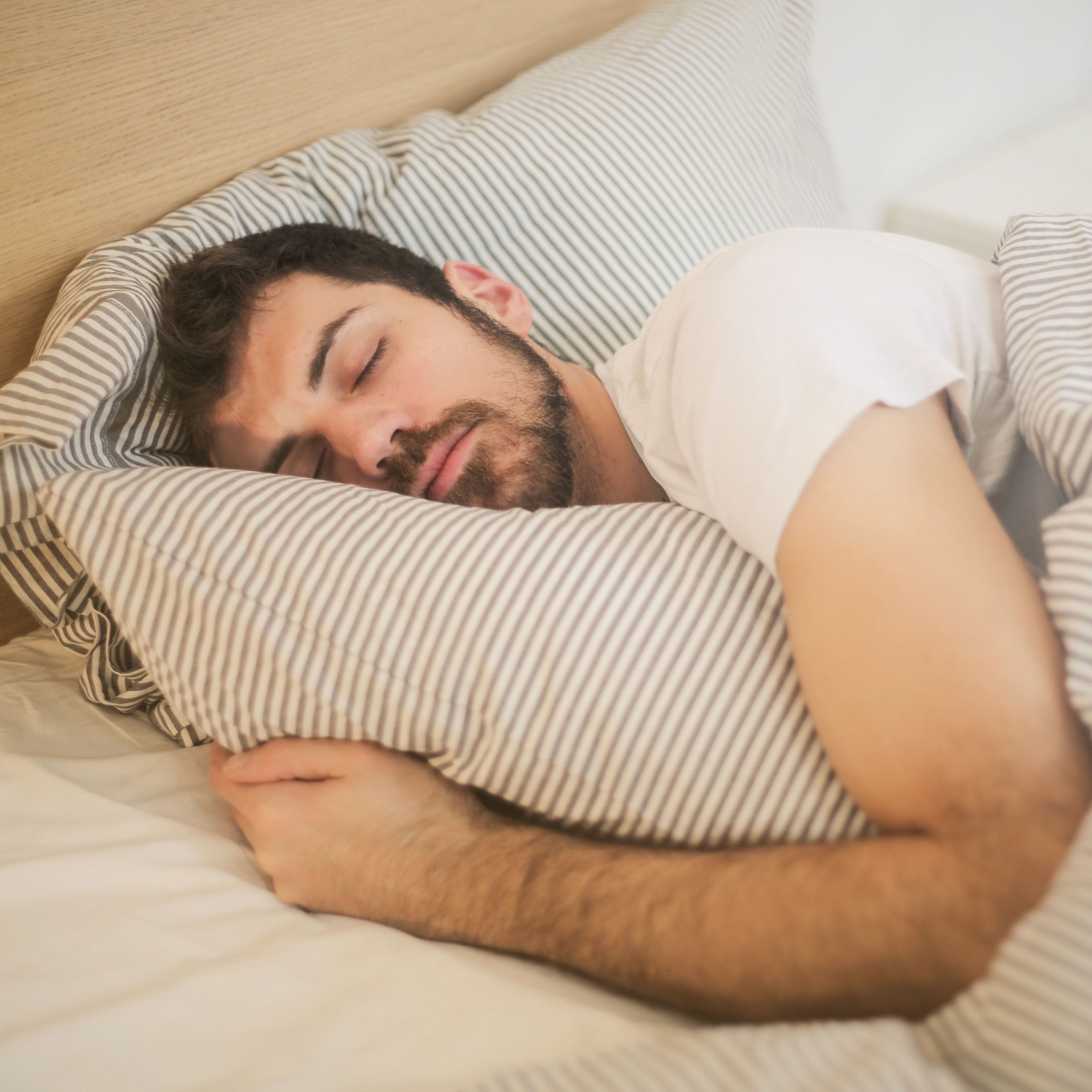 Bien choisir son lit et son sommier pour un sommeil réparateur : guide essentiel