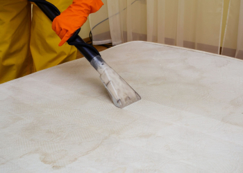 Nettoyer un matelas : les erreurs fréquentes et les produits à éviter absolument