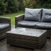 Salon de jardin en pleine pluie