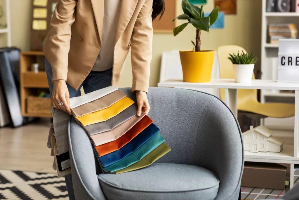 Décorateurs au travail