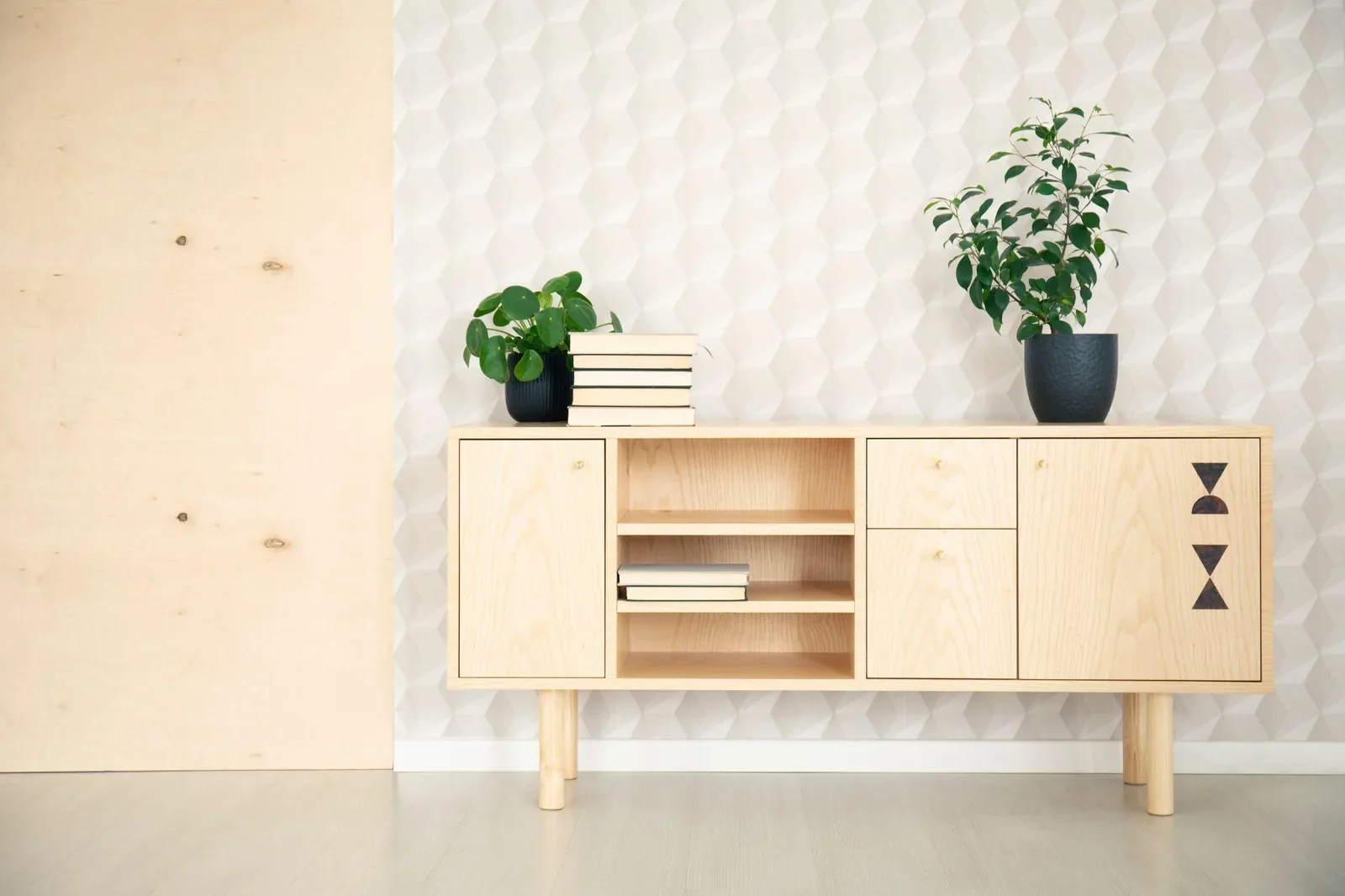 Le contreplaqué : de la caisse au meuble design